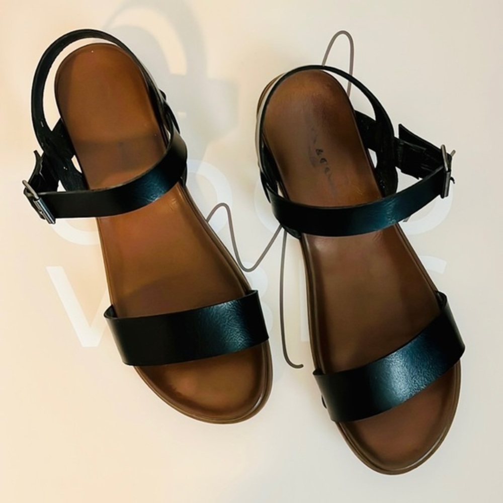 Rock & Candy By Zigi Black Ankle Strap Slip -On Sandals/ between size 9.5-10.
